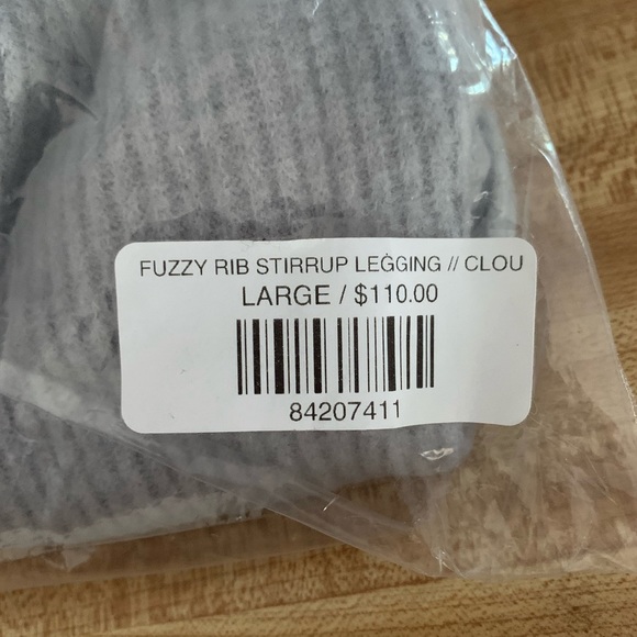 LOOKING TO TRADE!!   CLOUD Fuzzy rib stirrup legging//Large looking for XL - Picture 2 of 6